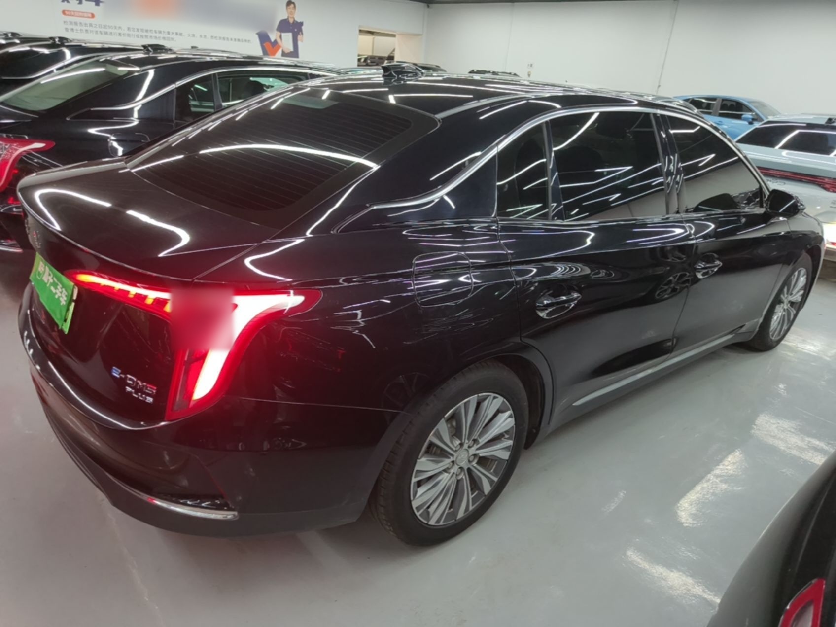 Hongqi E-QM5 2024 610 km PLUS — снимка 6