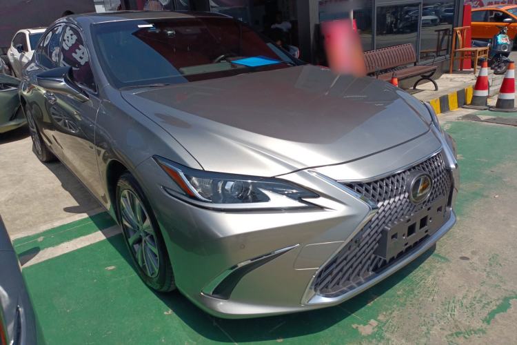 Used Lexus ES 2020 200 Excellence Edition
