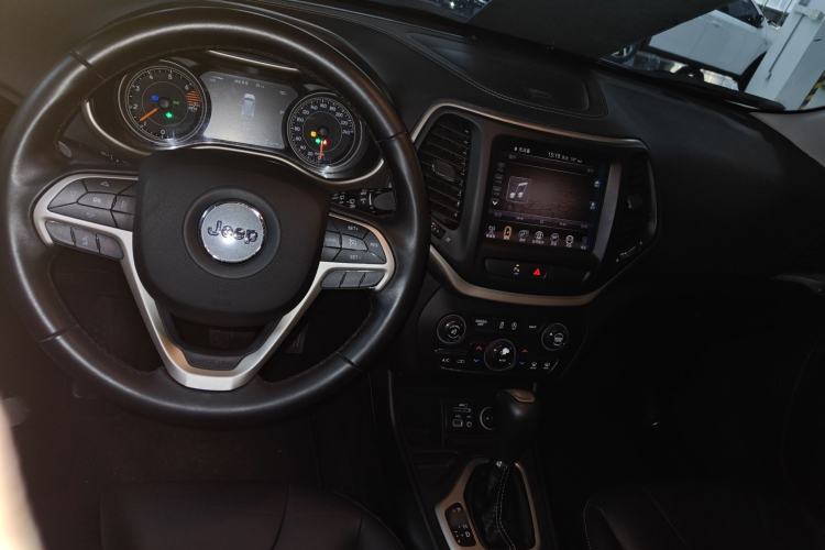 Used Jeep Cherokee 2016 2.4L Leading Smart Version