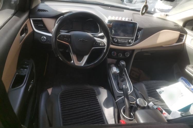 Used Chevrolet Monza 2022 320 Automatic Enjoyment Edition Center Console