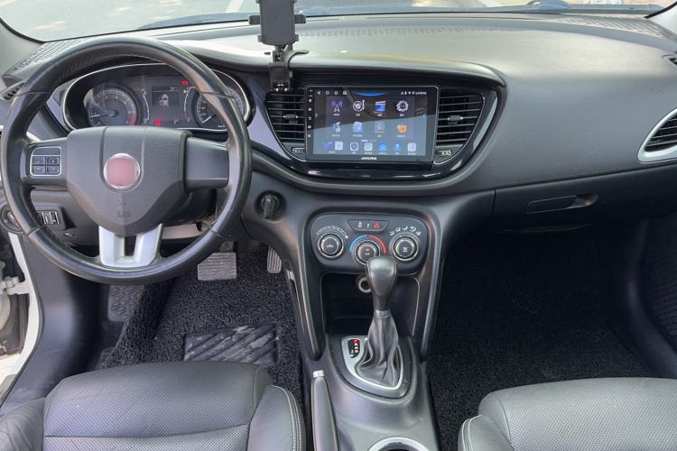 Used Fiat Viaggio 2012 1.4T Automatic Jingxiang Edition Center Console