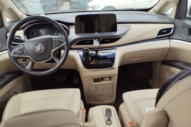 Used Buick GL8 2023 Facelifted Land Cruiser Executive Luxury Version Center Console
