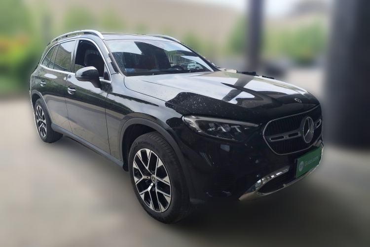 Used Mercedes-Benz GLC 2026 GLC 260 L 4MATIC Dynamic Model Front Right 45 Deg