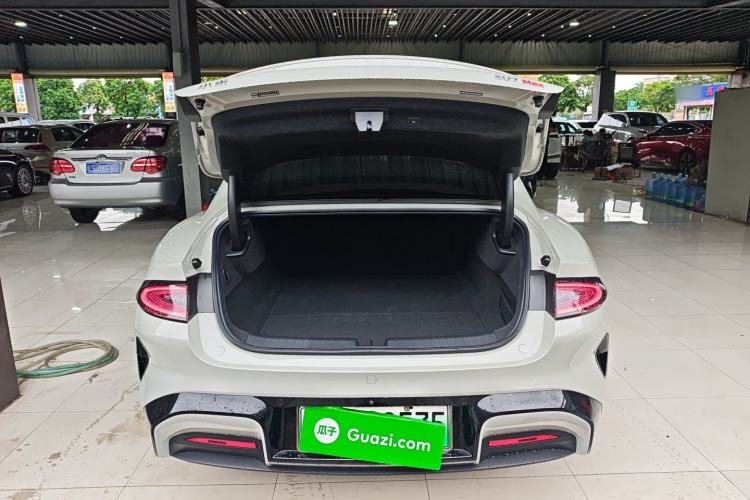 Used Xiaomi Auto SU7 2024 Four-Wheel Drive Ultra-Long Range Advanced Intelligent Driving Max Edition
