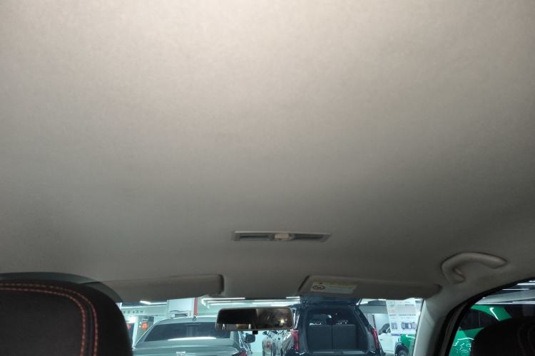 Used Volkswagen Gran Lavida 2015 1.6L Automatic Fashion Edition Headliner