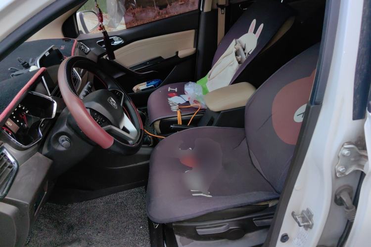 Used Baojun 310W 2017 1.5L Manual Fashion Model China V