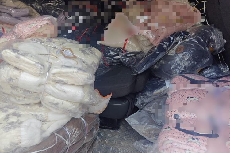 Used SAIC MAXUS Xintu V80 2023 2.0T AMT Classic Aoyuntong Short Wheelbase Mid-Roof 5/6-Seater