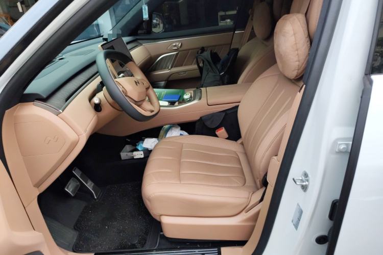 Used ONVO Luxeed L90 2025 Model—Max Six-Seater Version
