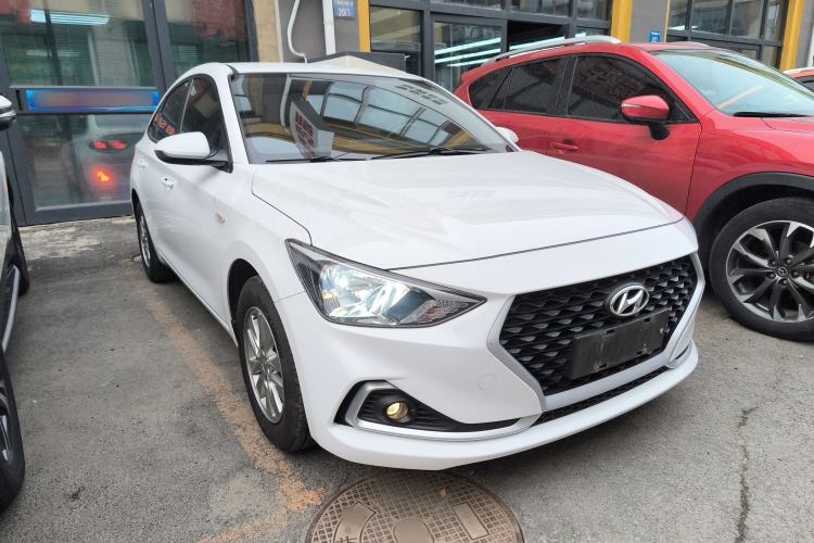 Used Hyundai Celesta 2018 1.6L Automatic GL Enjoyment Version China V Standard Front Right 45 Deg