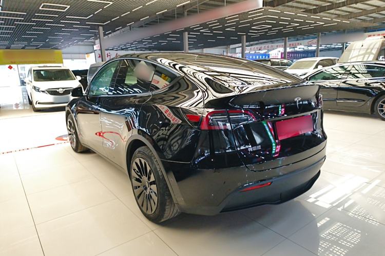 Used Tesla Model Y 2023 Long-Range All-Wheel-Drive Version