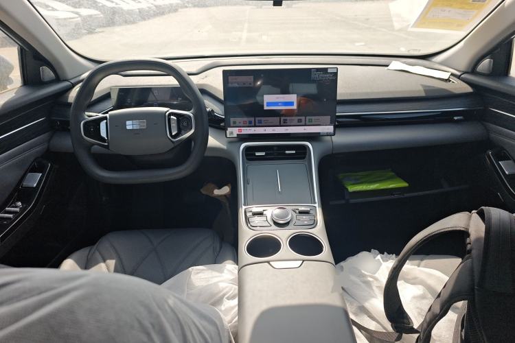 Used Geely Galaxy L6 2025 EM-i 60km Exploration Edition Center Console