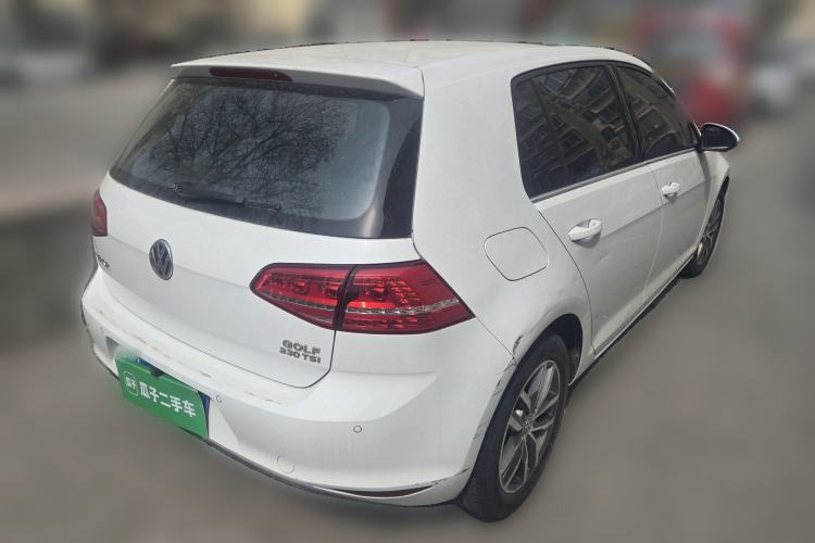 Used Volkswagen Golf 2016 230TSI Automatic Luxury Version
