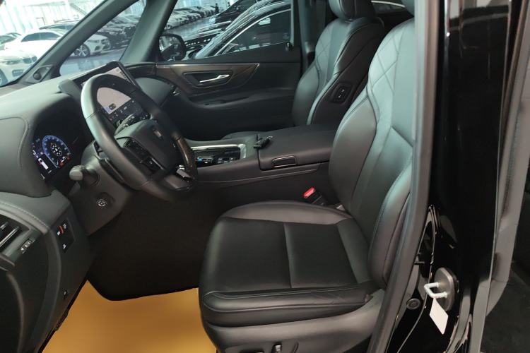 Used Toyota Vellfire 2024 Crown Dual-Engine 2.5L Supreme Executive Edition Left Front Seat