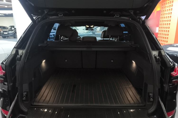 Used BMW X5 2023 xDrive 40Li M Sport Night Edition Package