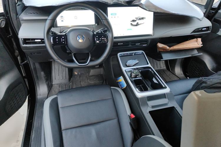 Used Hycan Z03 2022 510 km Range Trendy Cool Version 160 kW 61.13 kWh