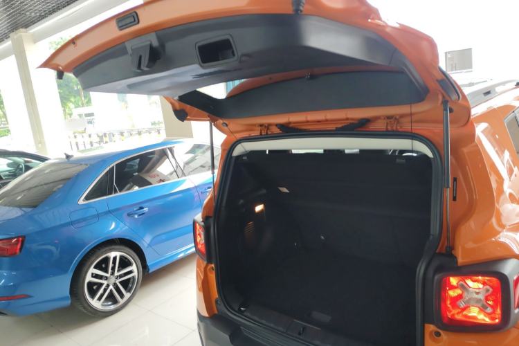 Used Jeep Renegade 2019 220T Automatic Leading Edition Trunk