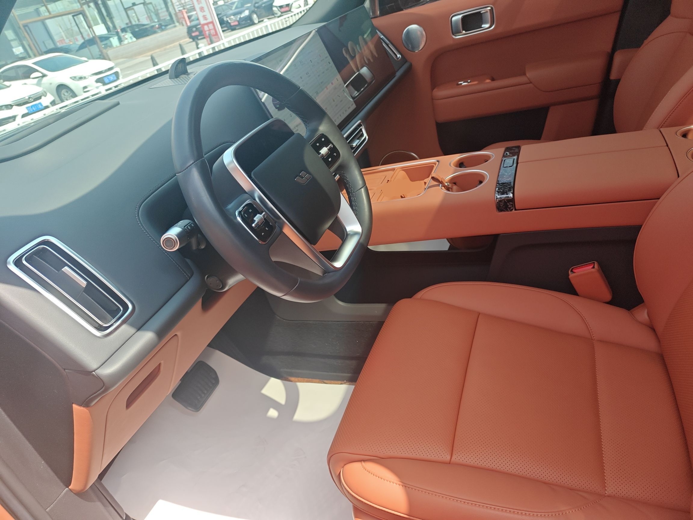 Переднее сиденье в автомобиле