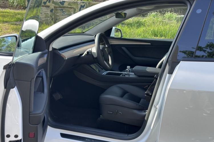 Used Tesla Model Y 2022 Rear-Wheel-Drive Version