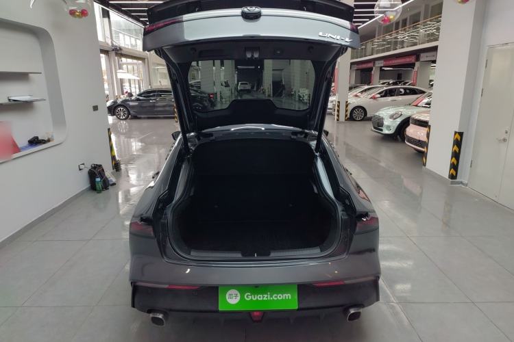 Used CHANGAN UNI-V 2022 1.5T Prestige Version Trunk