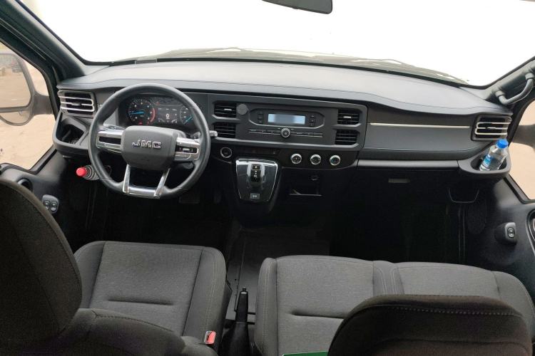 Used JMC Fushun 2023 2.0T Automatic Mid-Range High-Roof Commercial Multi-Purpose 7-Seater Passenger Vehicle