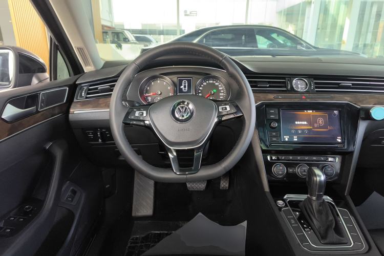 Used Volkswagen Magotan 2019 330TSI DSG Luxury Version China VI Standard