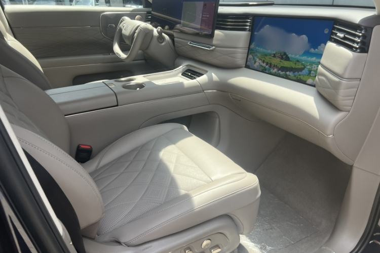 Used IM LS9 2026 Model 52 Ultra Interior 6