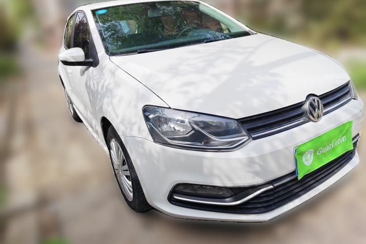 Used Volkswagen Polo 2016 1.6L Automatic Comfort Model Front Right 45 Deg