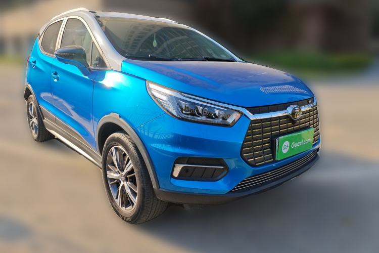 Used BYD Yuan New Energy 2019 EV535 High-Energy Leading Edition Front Right 45 Deg