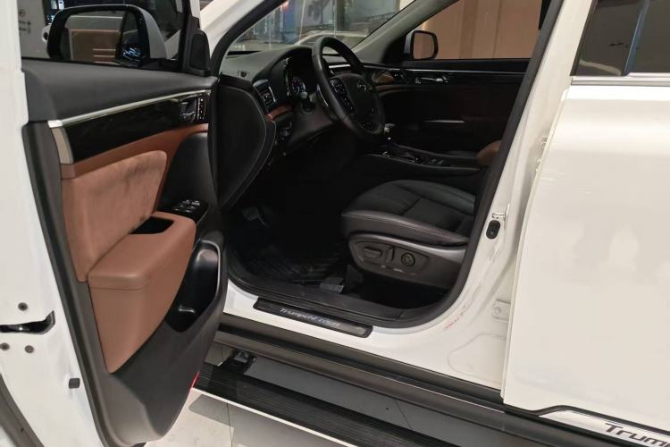 Used GAC Trumpchi GS8 2017 320T Two-Wheel Drive Luxury Smart Connectivity Version (7 Seats)
