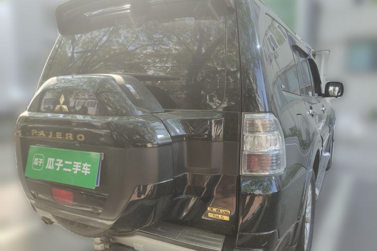 Used Mitsubishi Pajero 
