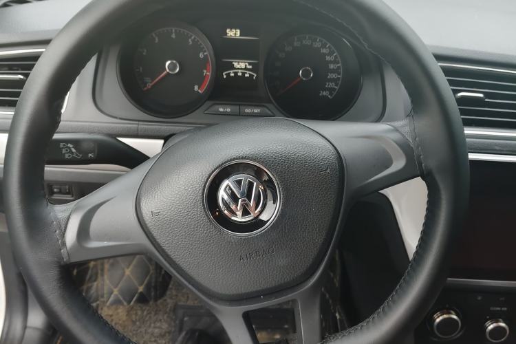 Used Volkswagen Lavida 2017 1.6L Automatic Fashion Edition Steering Wheel