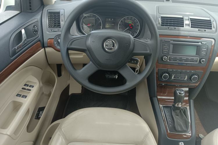 Used Skoda Octavia 2014 1.6L Automatic Yijun Edition Steering Wheel