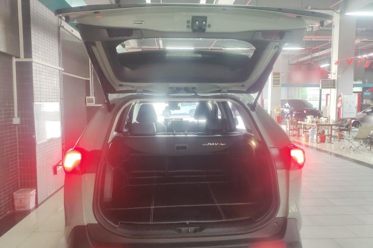 Used Toyota RAV4 2020 2.0L CVT Two-Wheel Drive Fashion PLUS Edition
