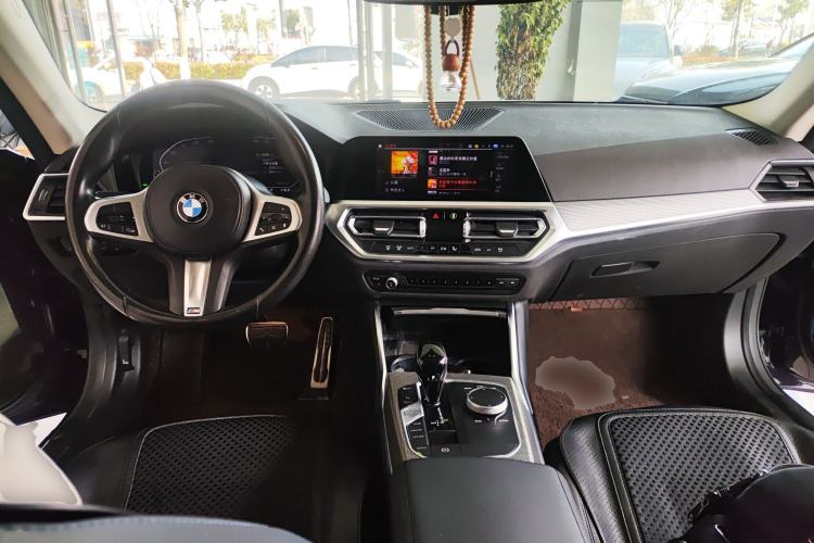Used BMW 2 Series 2022 225i M Sport Night Edition Center Console