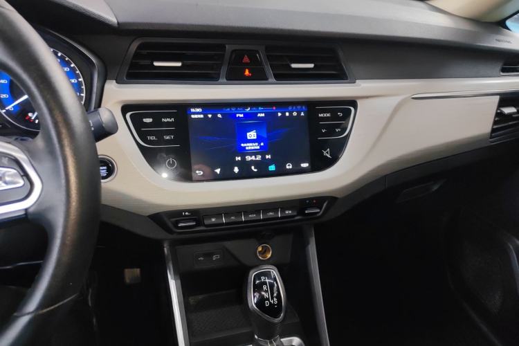 Used Geely Auto Vision X3 2020 1.5L CVT Luxury Model Audio And AC Panel