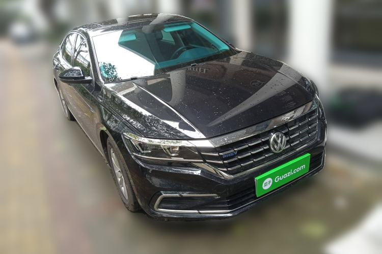 Used Volkswagen Passat New Energy 2019 430 PHEV Hybrid Elite Edition Front Right 45 Deg