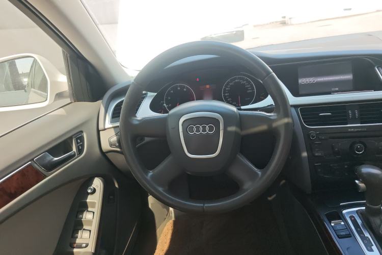 Used Audi A4L 2011 2.0 TFSI Comfort Model