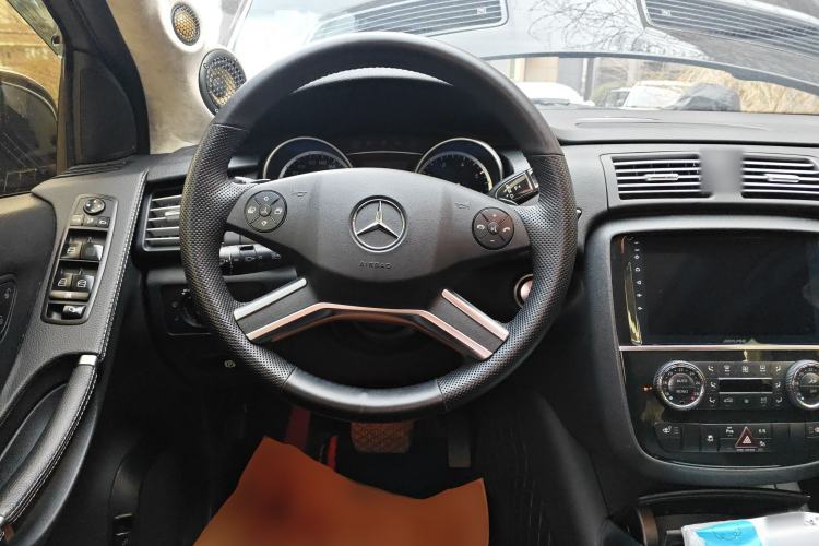 Used Mercedes-Benz R-Class 2015 R 400 4MATIC Luxury Model