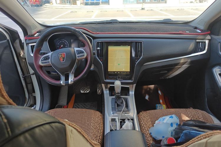 Used Roewe RX5 2016 20T Two-Wheel Drive Automatic Internet Smart Edition
