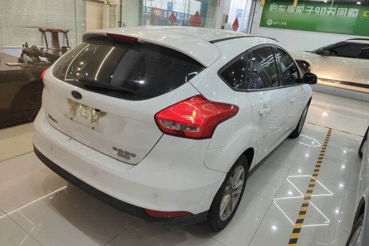 Used Ford Focus 2015 Hatchback EcoBoost 125 Automatic Supreme Style Edition
