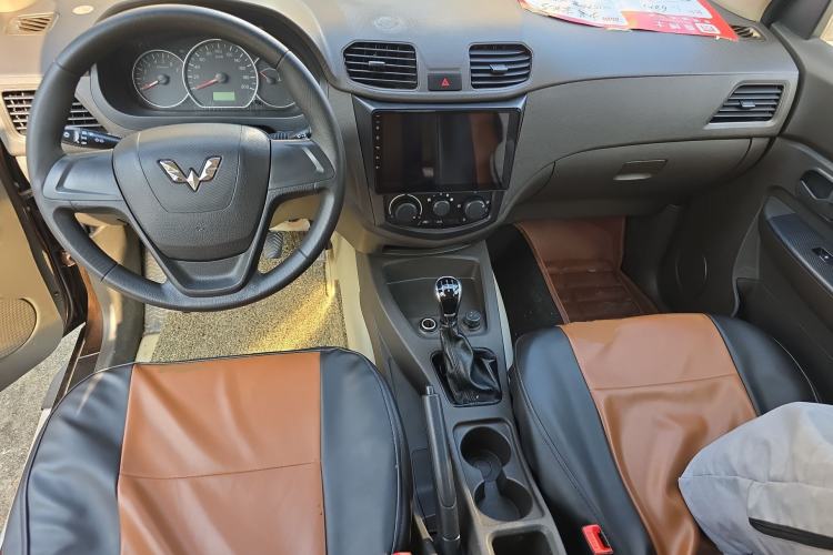 Used Wuling Hongguang 2015 1.2L S Base Model China V Standard
