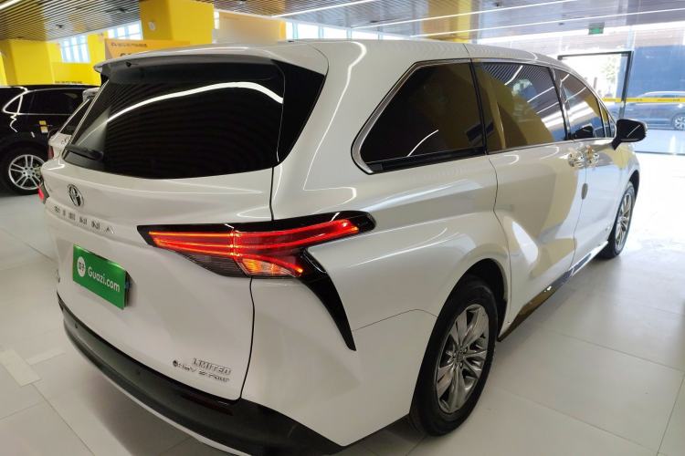Used Toyota Sienna 2024 2.5L Hybrid Four-Wheel Drive Prestige Edition
