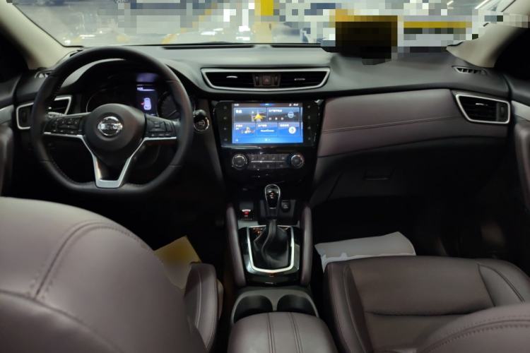 Used Nissan Qashqai 2019 2.0L CVT Luxury Edition Center Console