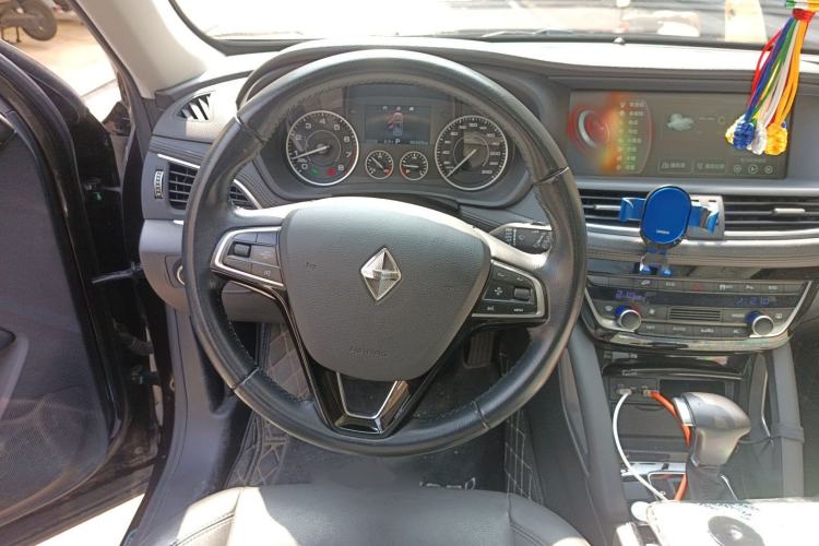 Used BORGWARD BX7 2016 28T Four-wheel Drive Luxury Edition 5 Seats Steering Wheel