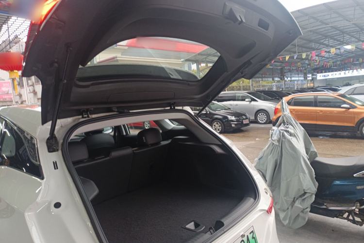 Used Buick Velite 6 2023 Revised Version 430 km Range – Commuter Edition Trunk