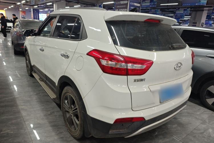 Used Hyundai ix25 2015 1.6L Automatic Two-Wheel-Drive Deluxe DLX Model