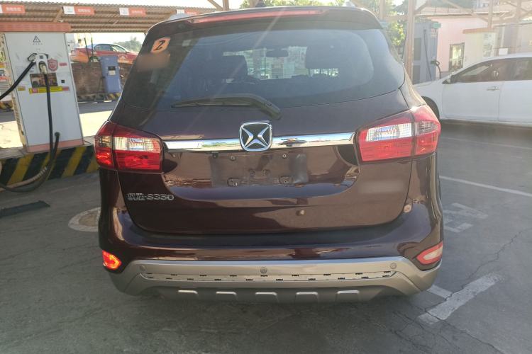 Used JMC Yusheng S350 2017 2.0T Automatic 2WD Diesel Luxury Version with Sunroof 5 Seats
