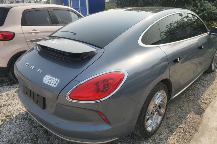 Used ORA Lightning Cat 2022 555 km Luxury Edition Rear Right 45 Deg