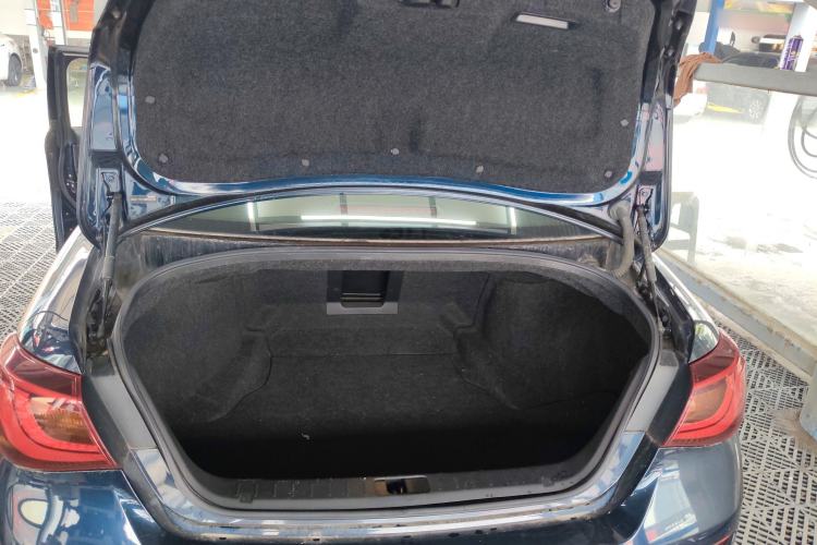 Used Infiniti Q70 2017 Q70L 2.5L Enjoyment Edition Trunk