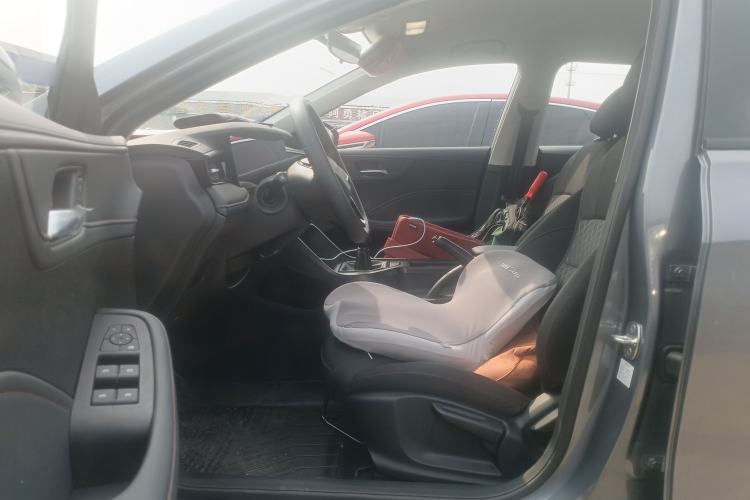 Used Roewe i5 2026 Model 1.5L Manual Comfort Version
